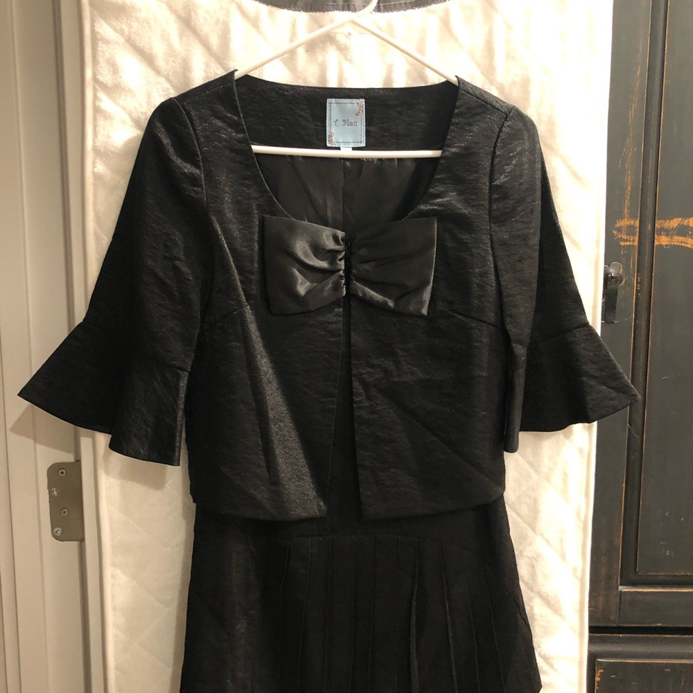 T Bleu jacket and skirt